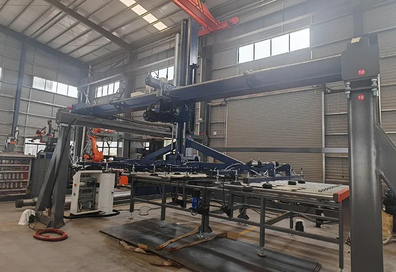 Automatic feeding robot arm