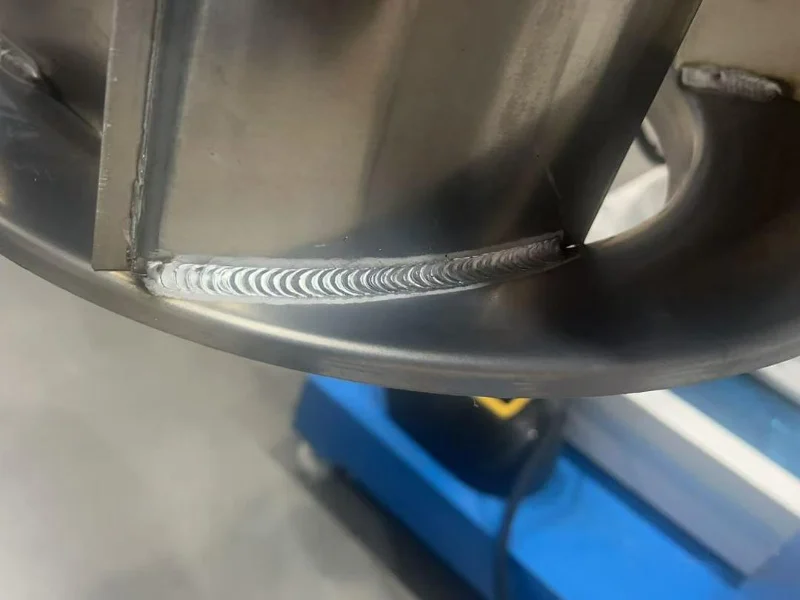 Robot welding aluminum alloy impeller effect