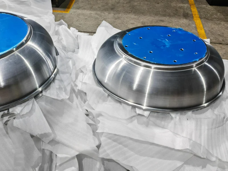 Roof fan split downwind spinning accessories