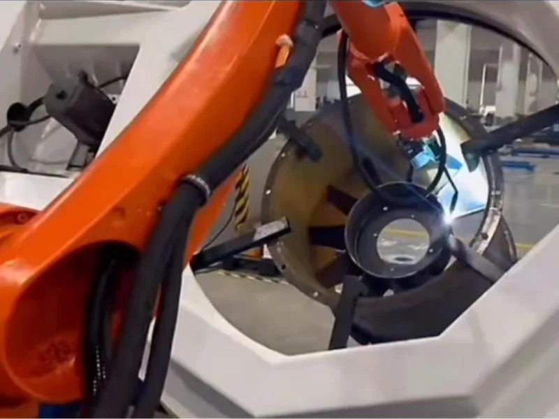 Welding of axial flow fan cylinder in subway tunnel